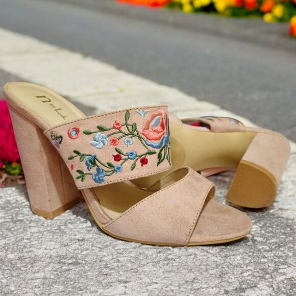 N by Nicole Miller ✦ Embroidered Leah Sandal ✦ Floral Beige Open Toe Chunky Heel - Picture 8 of 11